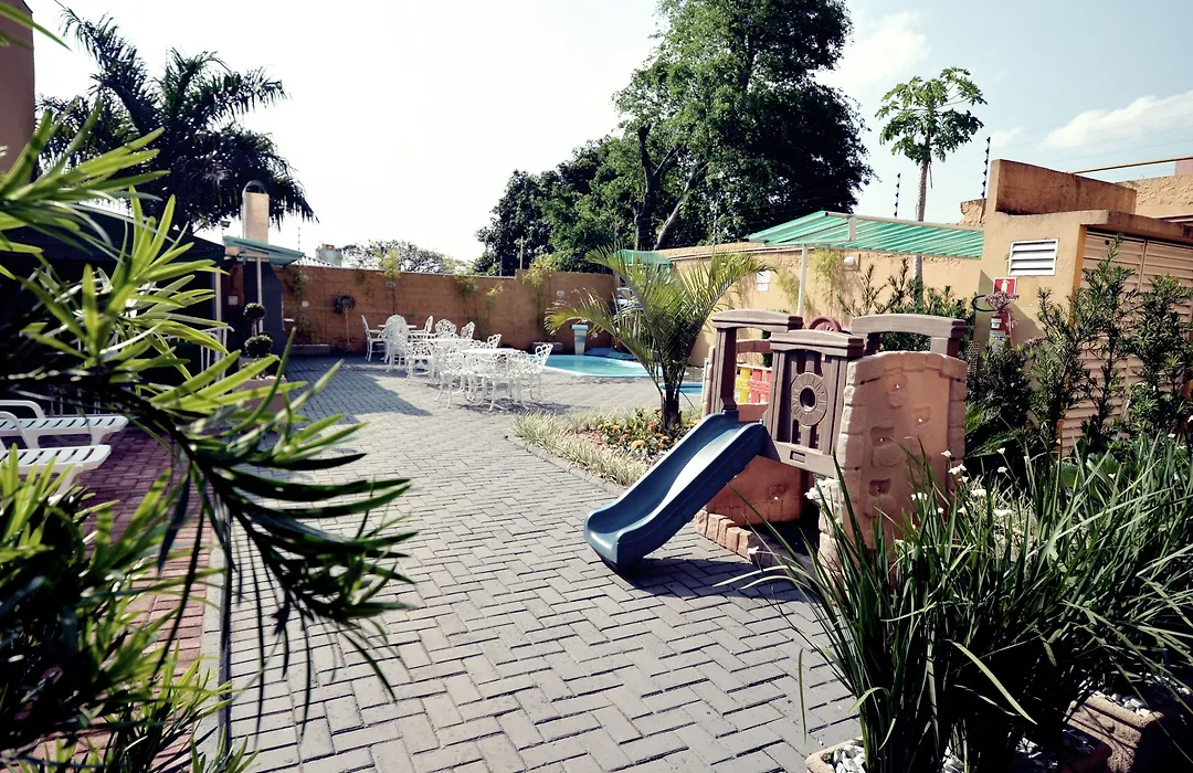 Hotel e Pousada Caroline-1